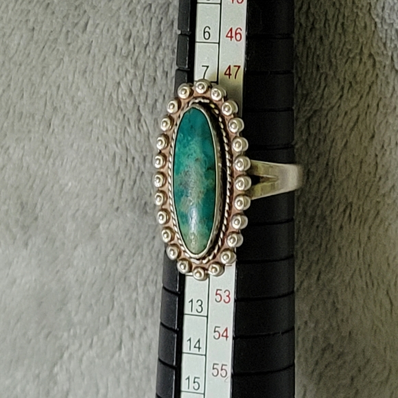 Vintage Native American Handmade Sterling Silver Turquoise Ring - Picture 4 of 7